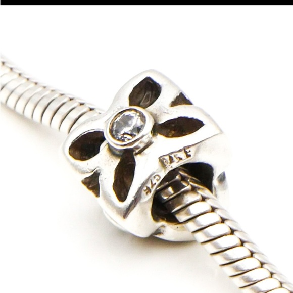 Authentic Pandora Silver Clear LATTICE FLOWER 4 Petal Charm RETIRED - Picture 2 of 4